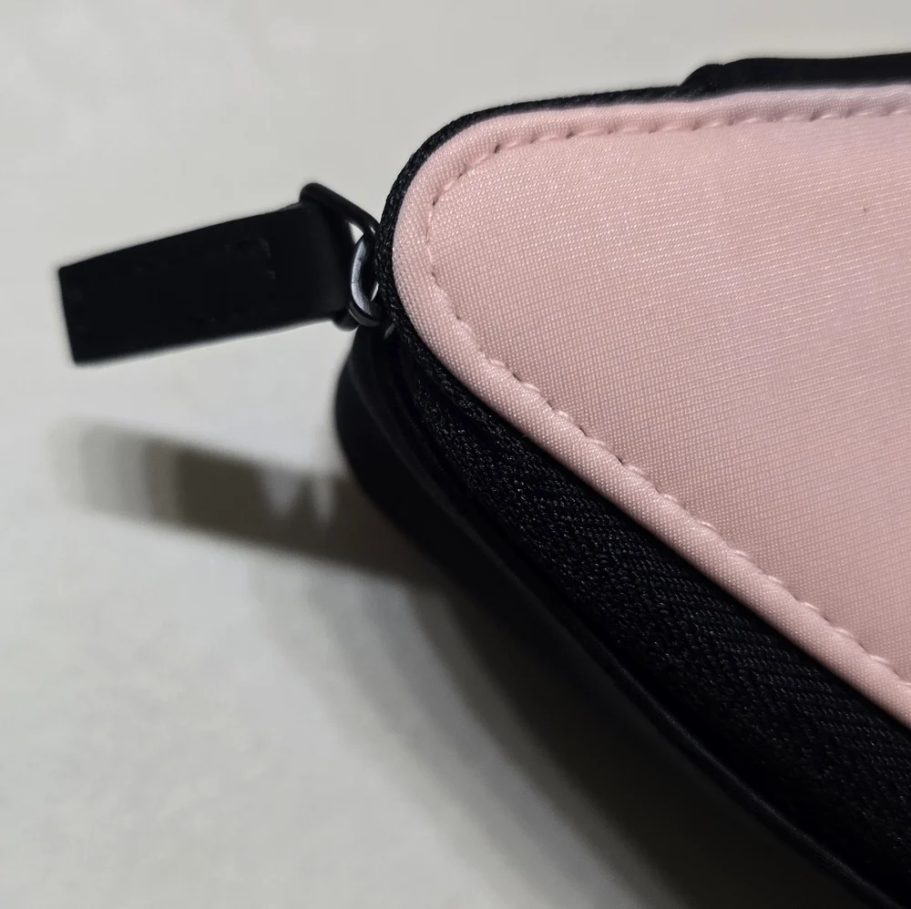 Prada Beauty GWP Beauty  Pouch - Picture 7 of 8